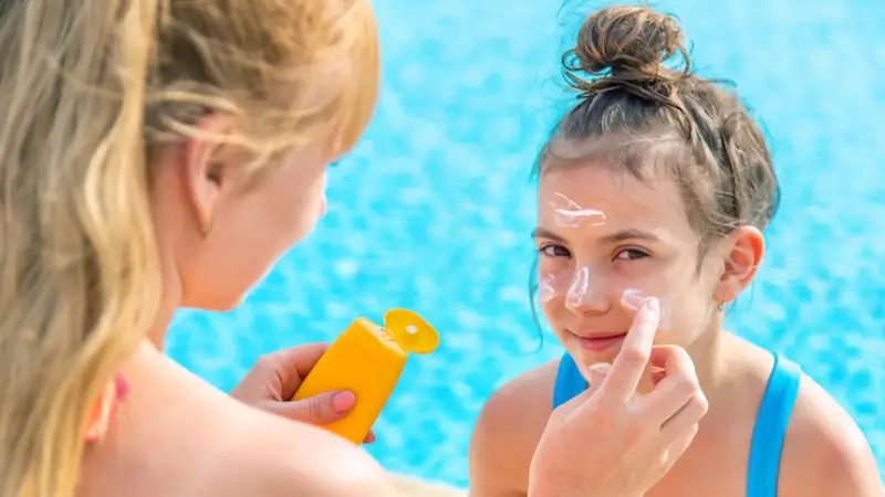 راهنمای کامل خرید کرم ضدآفتاب متناسب با نوع پوست 2025