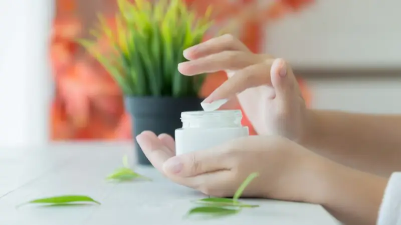 ویژگی های کرم مرطوب کننده مناسب پوست خشک